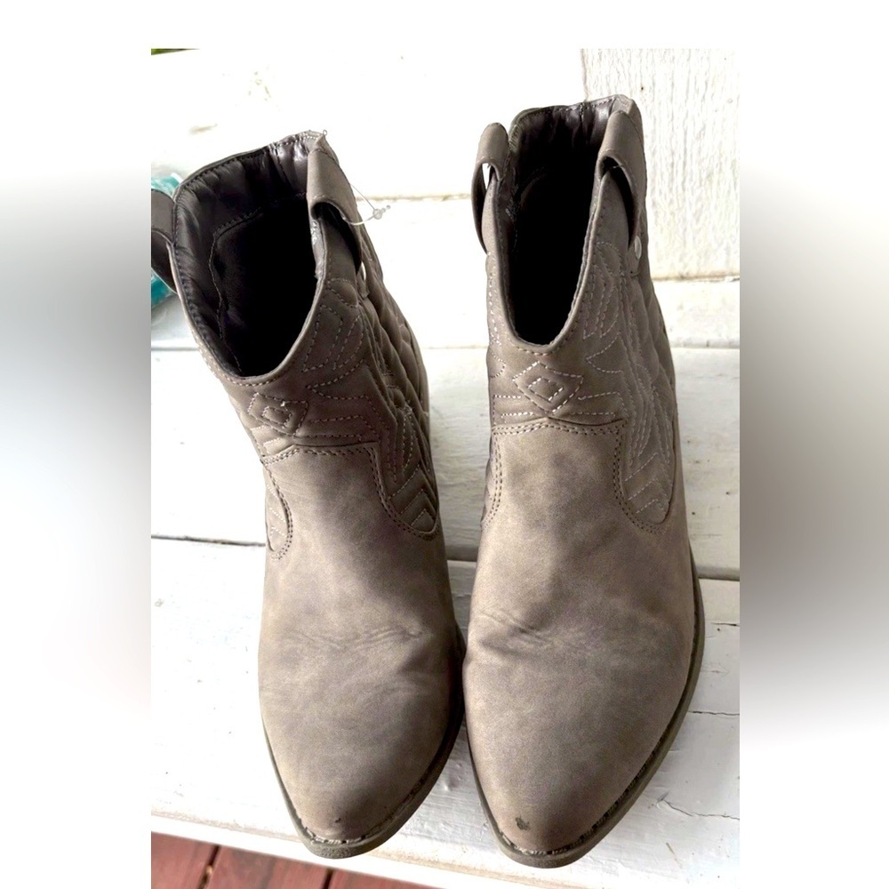 Arizona Murano Cowboy Boots, Block Heel, Slip-on